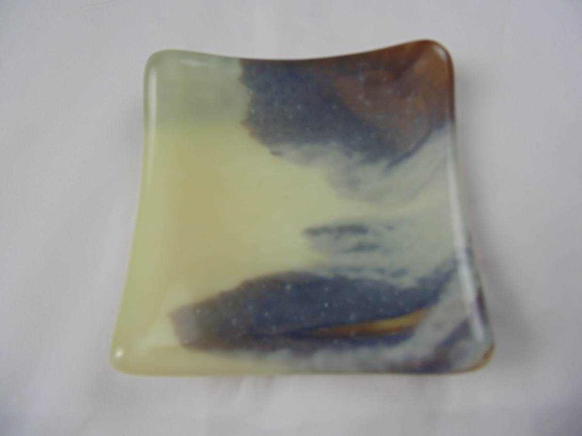 Small Dish-White & Grey streaky by Kathy Kollenburn, Image 1.