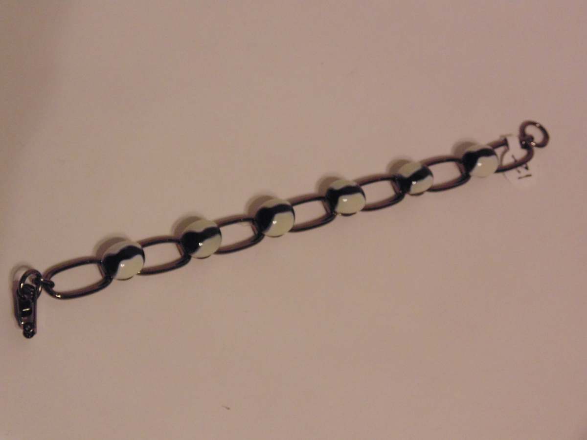 Nugget Bracelet-White/Dk Blue by Kathy Kollenburn, Image 1.