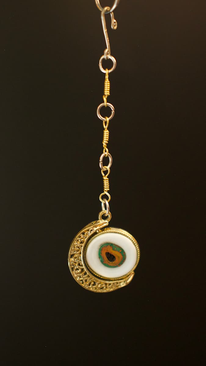 Avocado (set in gold) by creature kpw, Image 1.