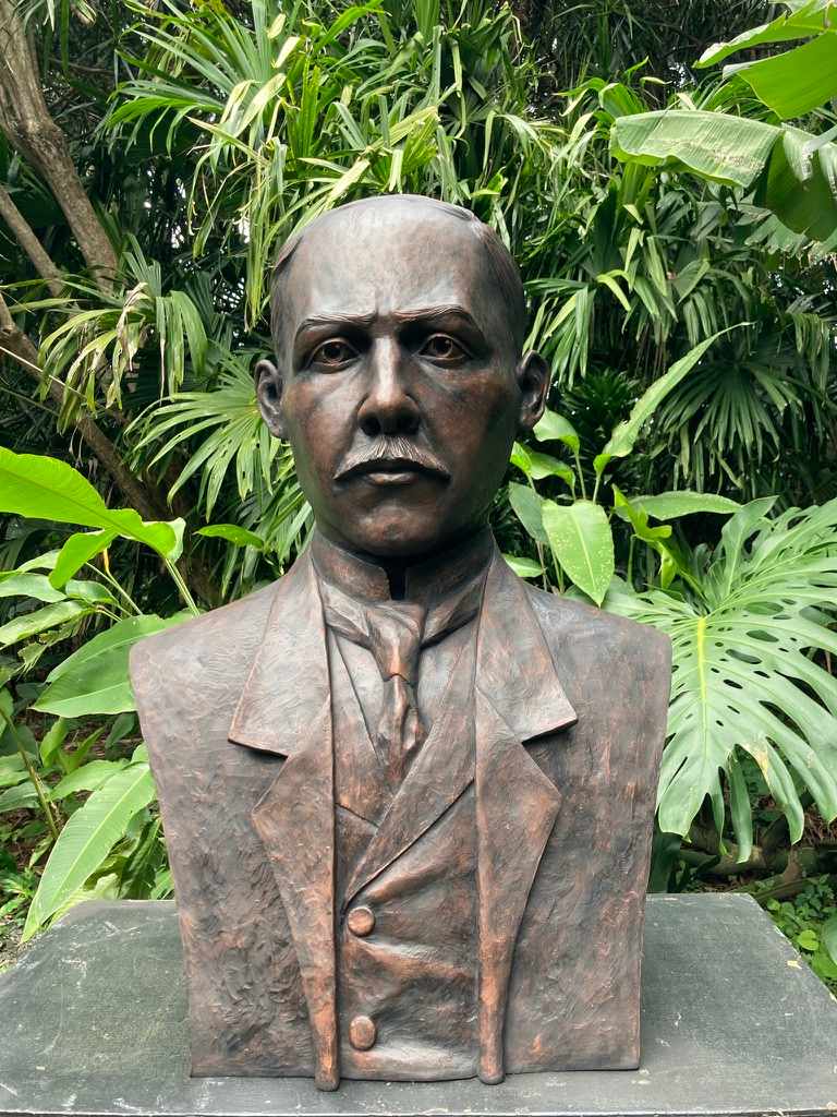 Busto Rogelio Fernandez Güell by Gregory Fage Hay, Casa Fage Hay, Image 3.