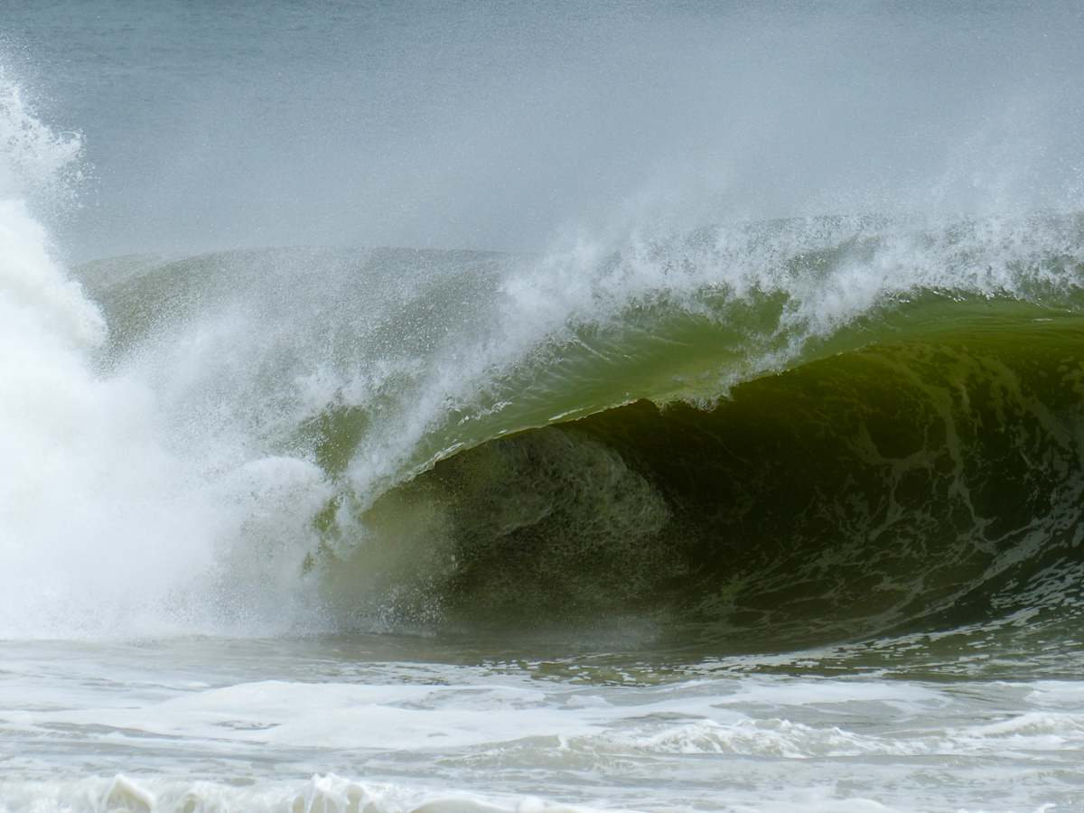 Wave Curl 1 by Alan Powell, Image 1.