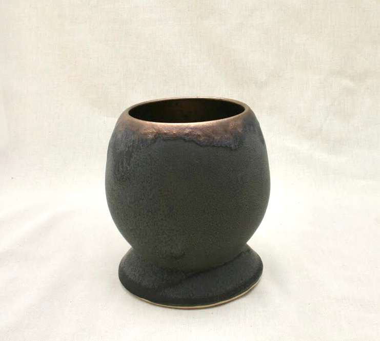 Black Vase with Gold by Wilhelmina Ceramics, Image 1.