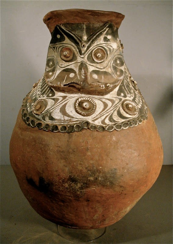 Aibom Sago Village Pot, Chambri Lakes by Aibom 