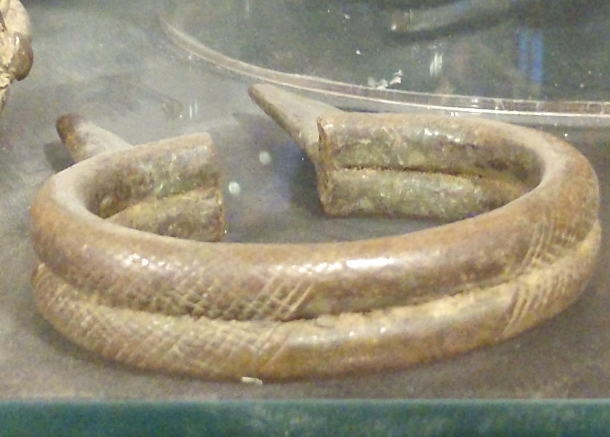 Manilla Currency Bracelet, Image 1.