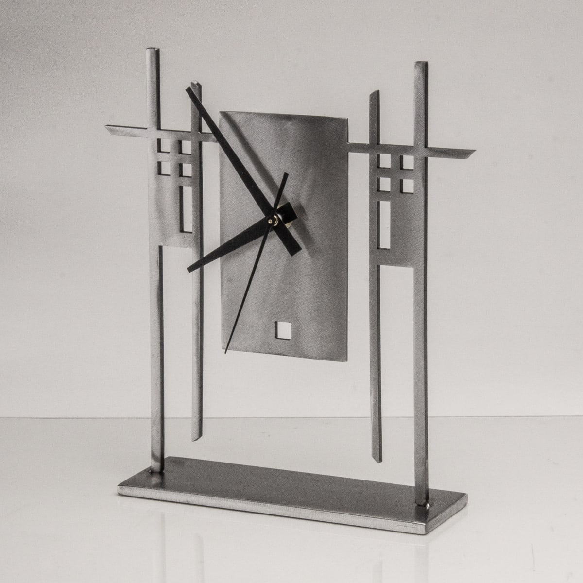 Craftsman Clock by Julie and Ken Girardini, Image 4.