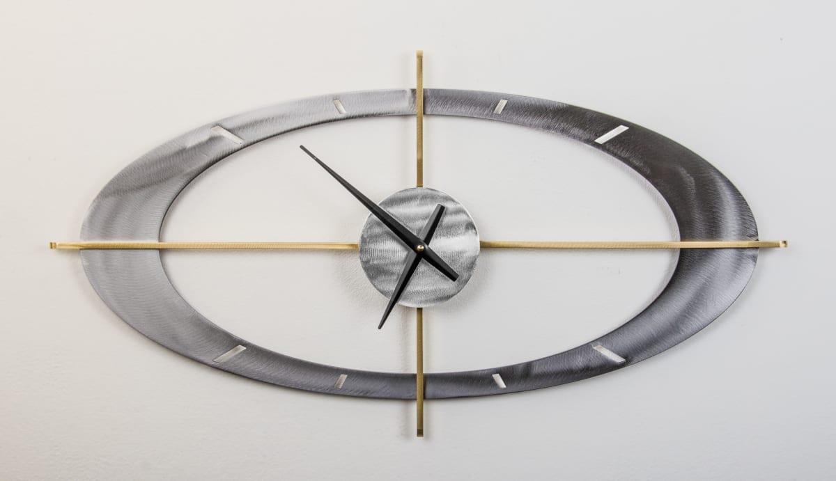 Oculus Wall clock by Julie and Ken Girardini, Image 1.