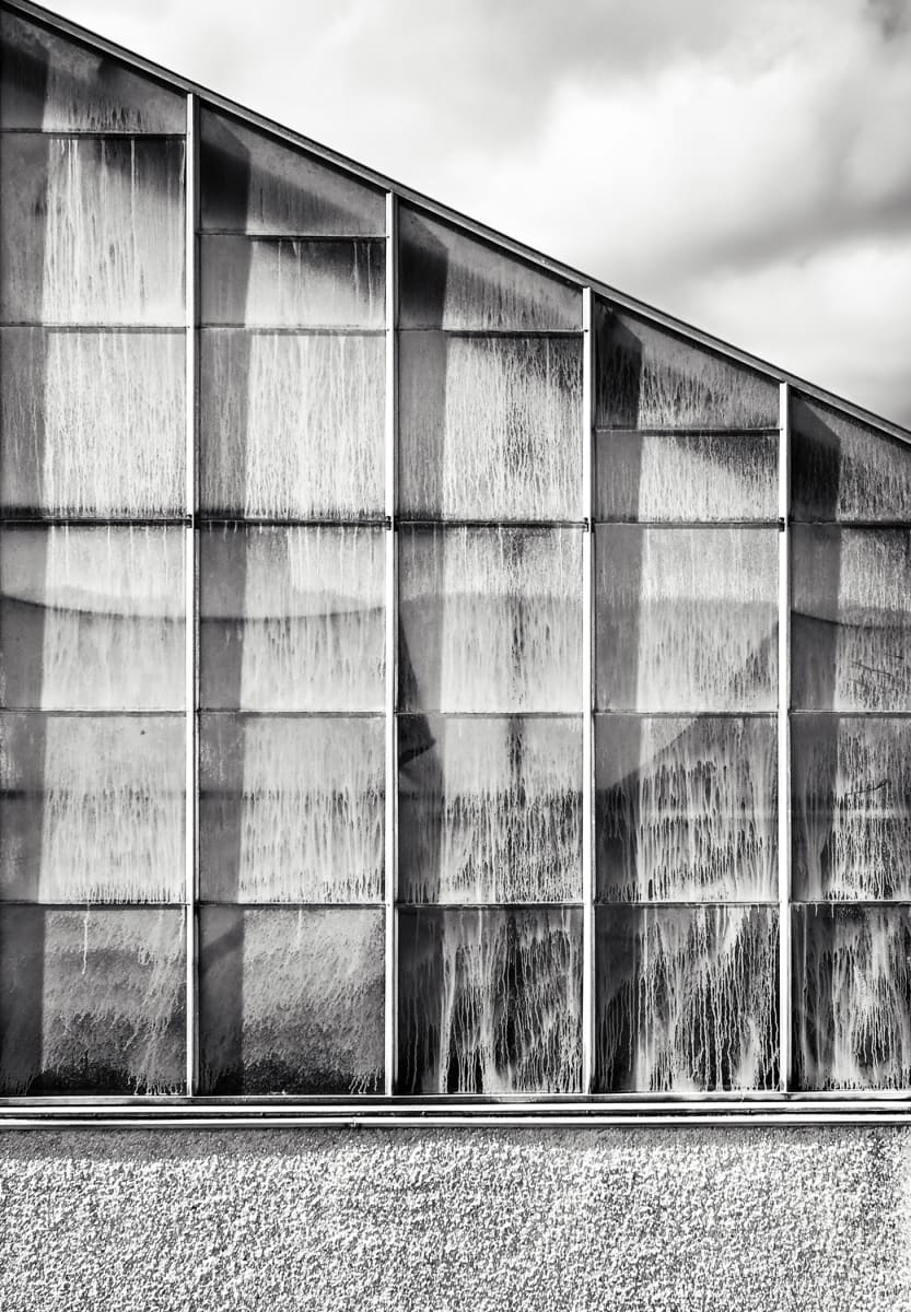 Between Worlds: Glasshouse Edinburgh by Bernard C. Meyers 