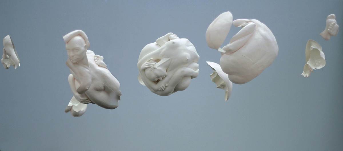 The Shell that separates us (El cascarón que nos separa) by Claire Becker, Image 1.