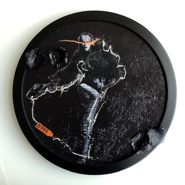 In Fashion Black Circle 10 by Tina Psoinos 