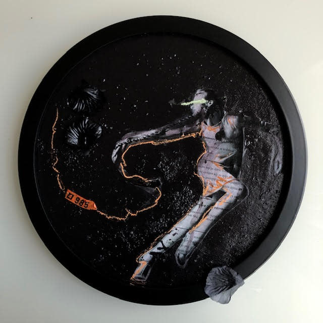 In Fashion Black Circle 12 by Tina Psoinos 