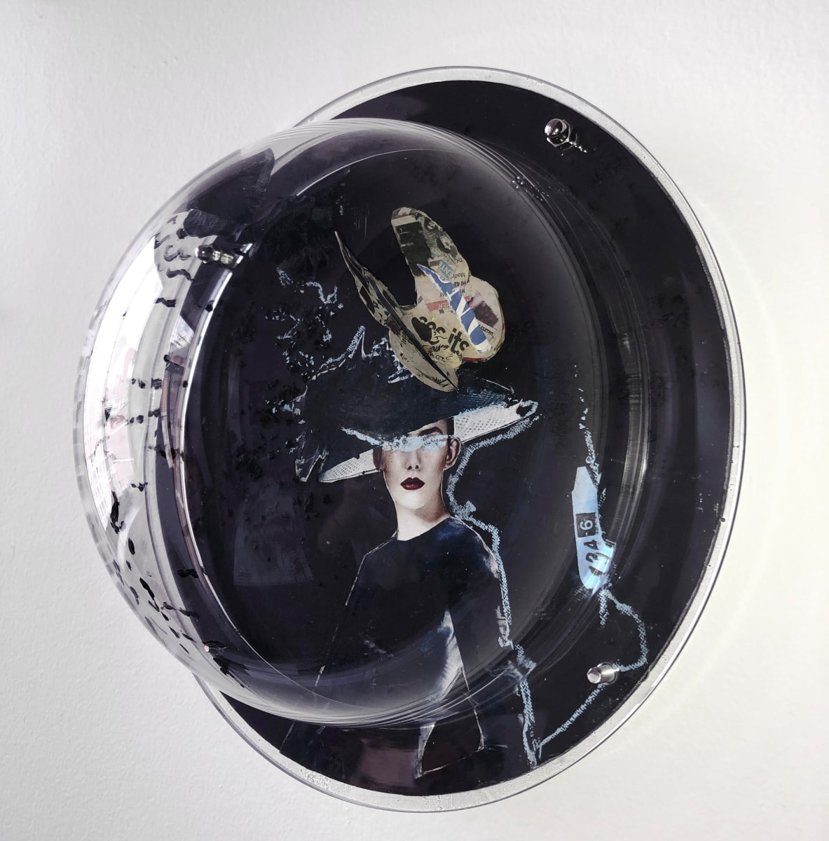 In Fashion Black Circle 3 by Tina Psoinos 