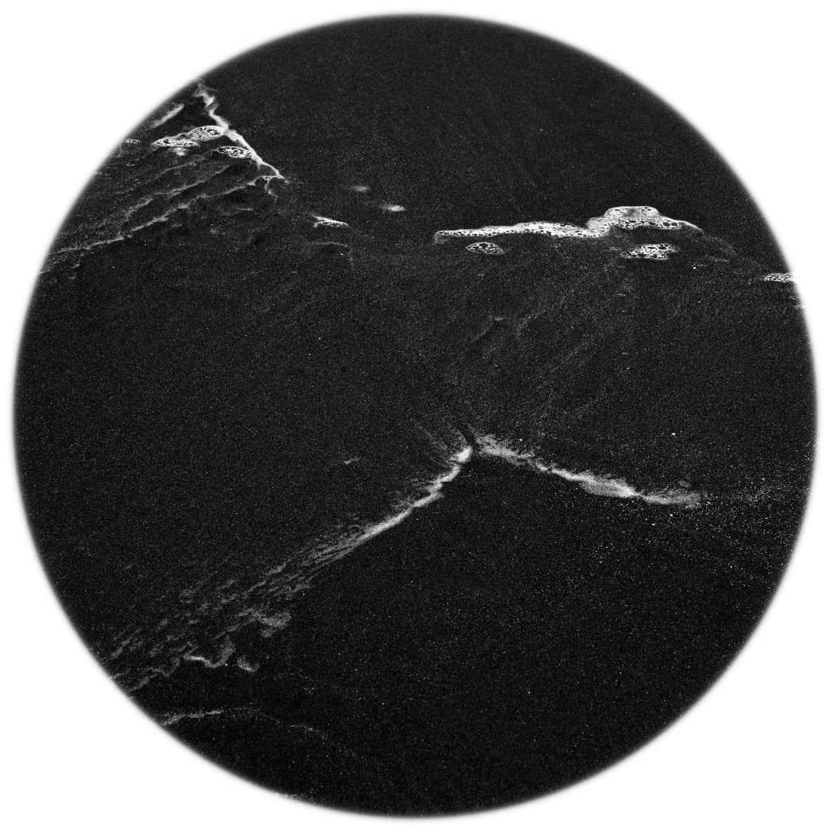 山水形 24 Landscape Shaped 24 by 馬立群 Ma Li-Chun 