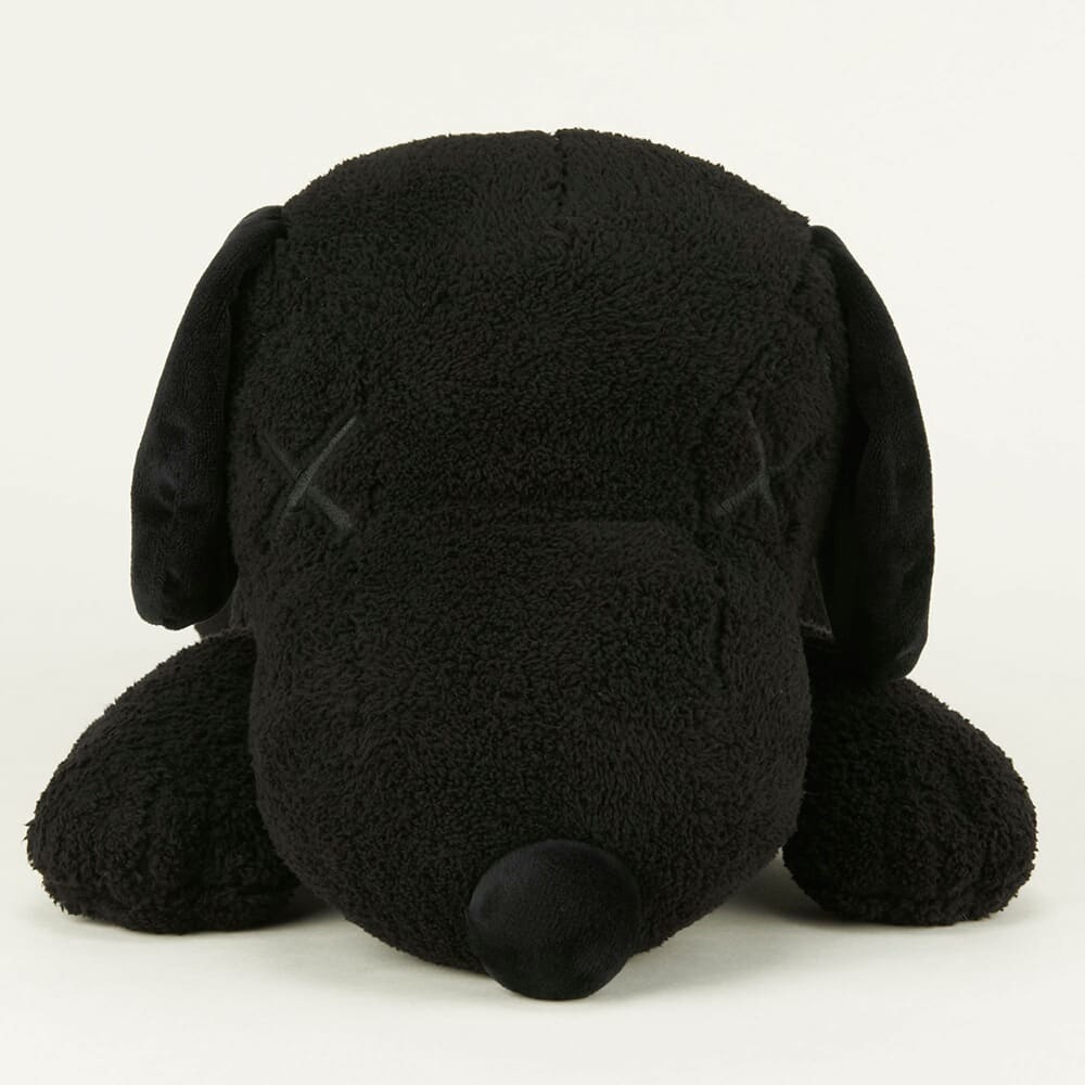 UNIQLO KAWS X PEANUTS Snoopy 史努比娃娃聯名款(黑/M) from the