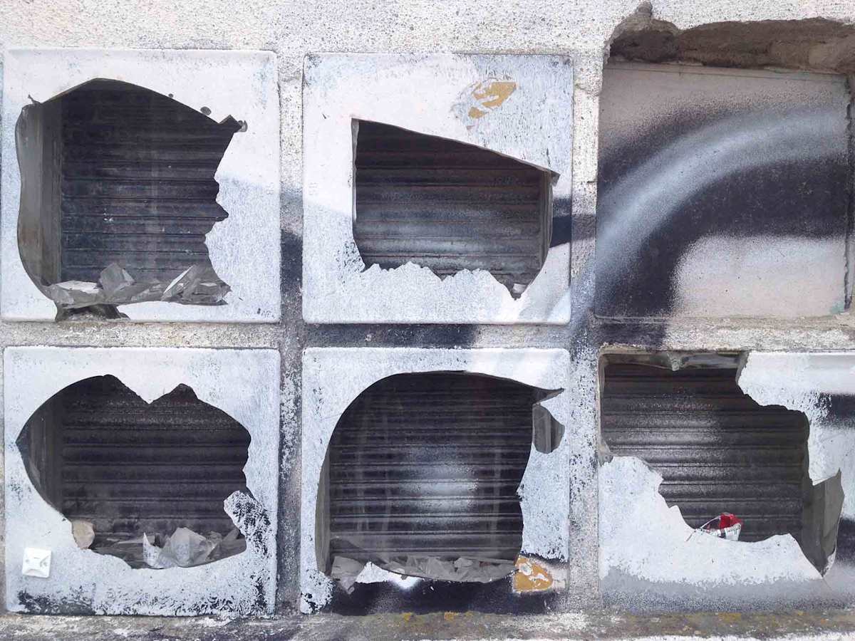 Grey Hole by Martim Brion, Image 1.