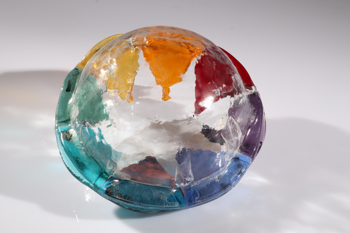 Inflatable 13 by Linda van Huffelen 