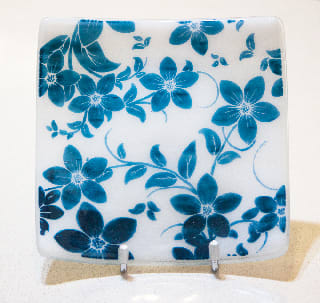 Blue Daisy Dish, Image 1.