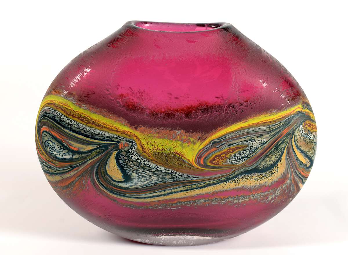 Jupiter Vase Gold Ruby, Image 1.