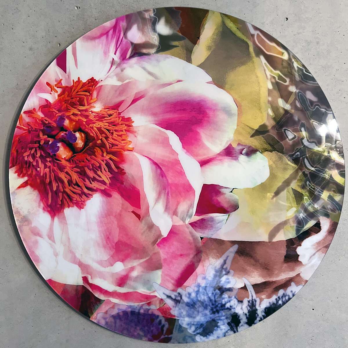 Blossom goes round 1 by Marina Hauser 