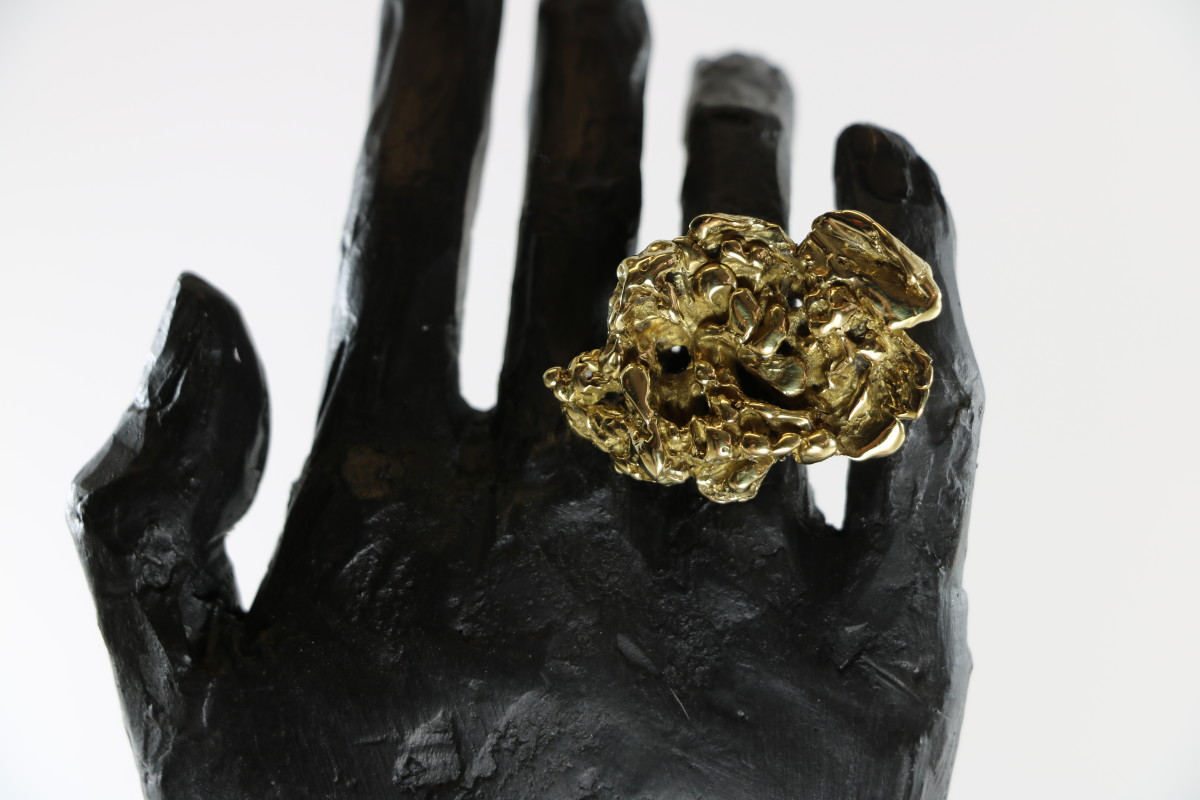 Agua (bronce) by Ana Gabriela Rodriguez 