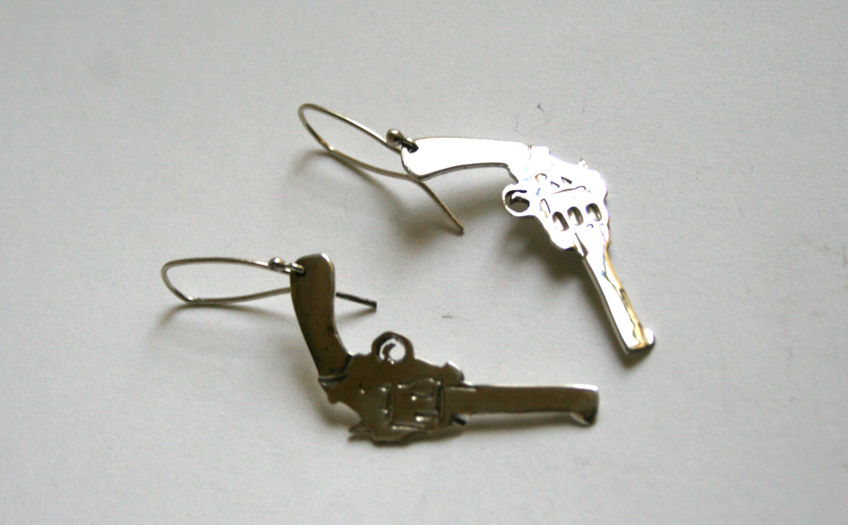 Pistolas by Ana Gabriela Rodriguez 