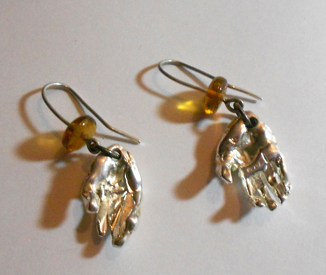 Manitas1 by Ana Gabriela Rodriguez 