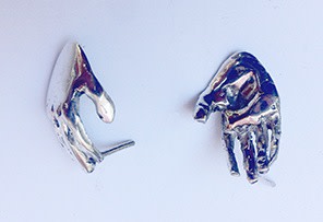 Manitas by Ana Gabriela Rodriguez 