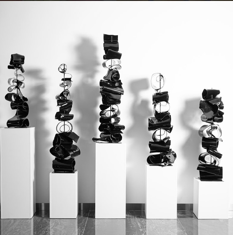 “EN BLANCO Y NEGRO….” by LUCIA ROHRMANN 