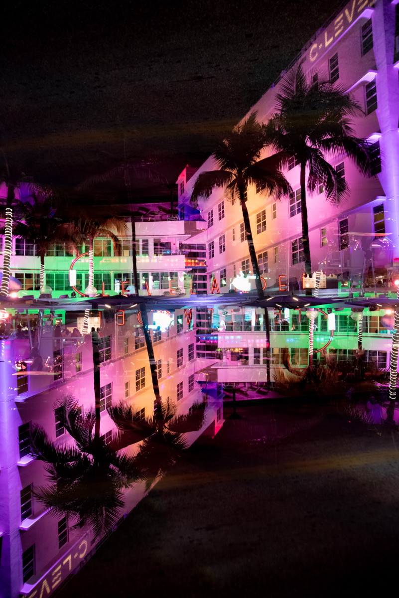 Miami Ocean Drive #02 by Robin Vandenabeele 