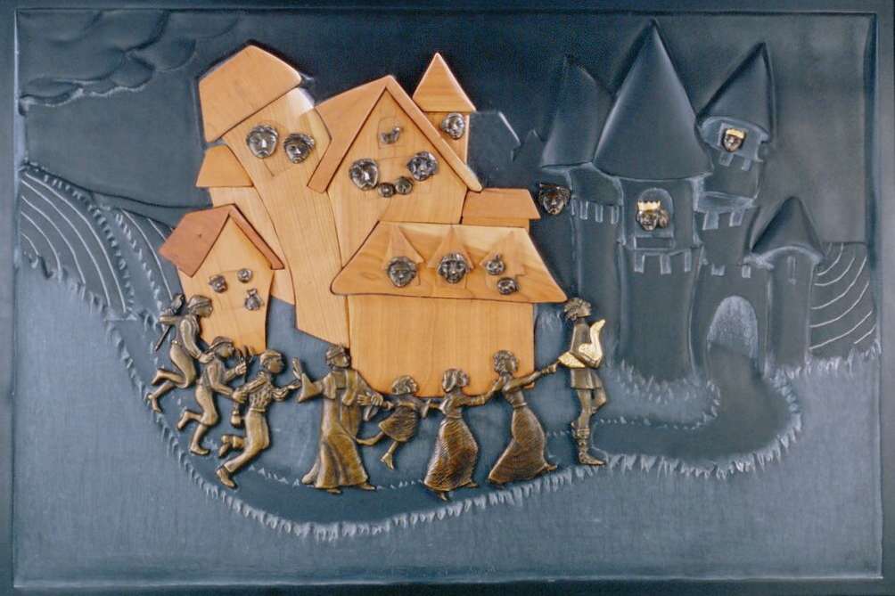 Golden Goose - Lucky Spectacle by Ann Cunningham, Image 1.