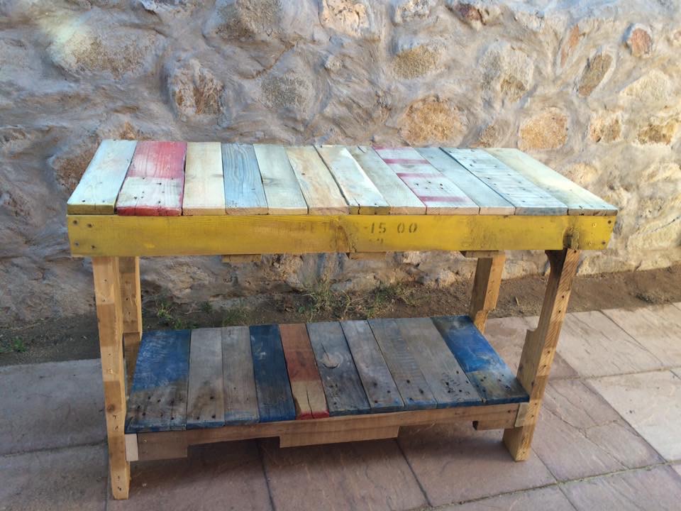 Pallet wood table by Heather Medrano 