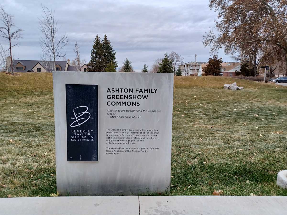 Ashton Family Greenshow Commons  Image: Photograph by Steven D. Decker. Licensed by Creative Commons (CC BY-SA).
