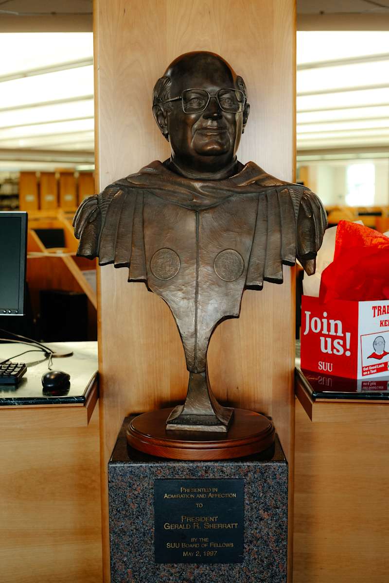 Gerald R. Sherratt Bust by Jerry Anderson, Image 2.