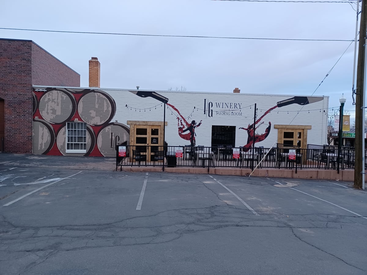 IG Winery Tasting Room by Rian Kasner  Image: 59 W. Center Street, Cedar City, UT.

Photograph by Steven D Decker. Licensed by Creative Commons (CC BY-SA).