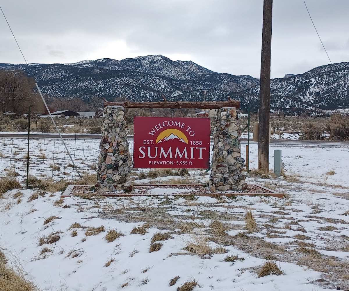 Entry Markers and Monuments - Summit 