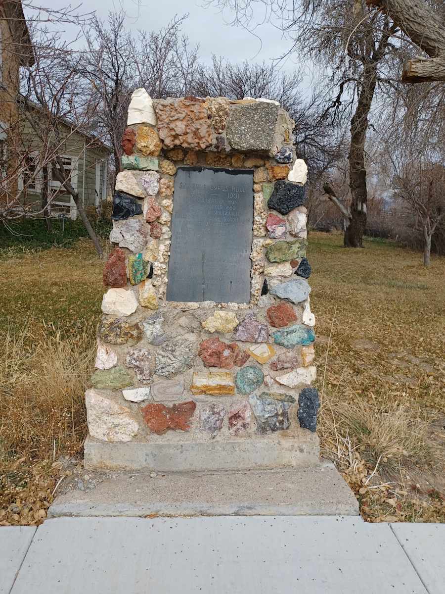 Sylvanus Cyrus Hulet Monument  Image: Photograph by Steven D. Decker. Licensed by Creative Commons (CC BY-SA).