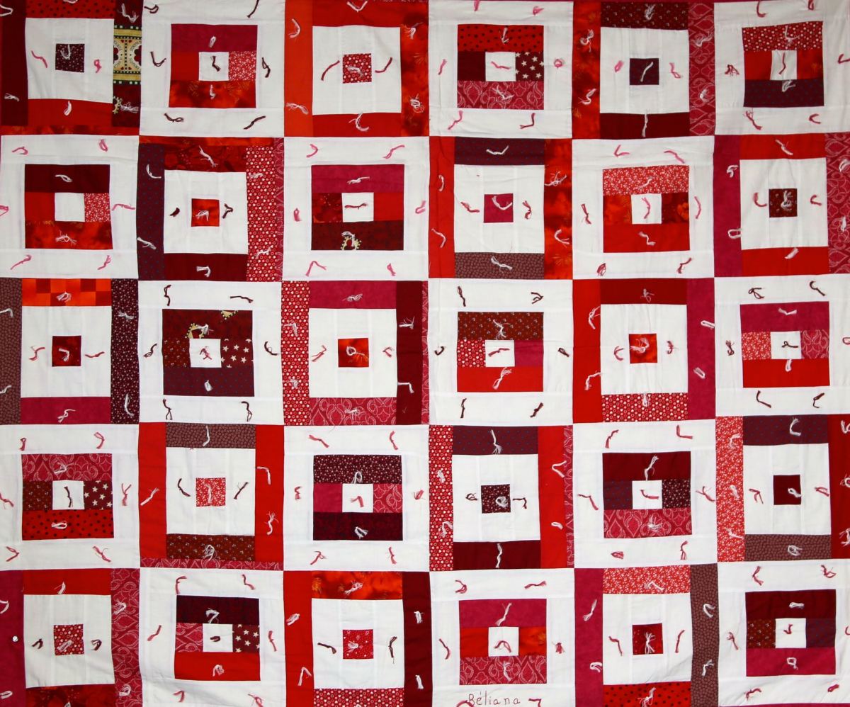 Red Squares Throw Quilt by Béliana Maxime 