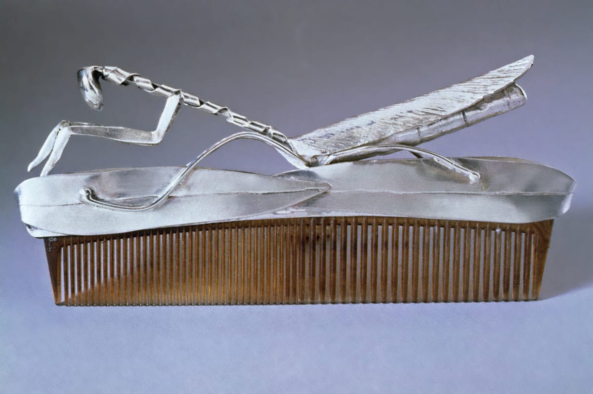 Ornamentation of the Mundane: Praying Mantis Comb by Victoria Lansford, Image 2.