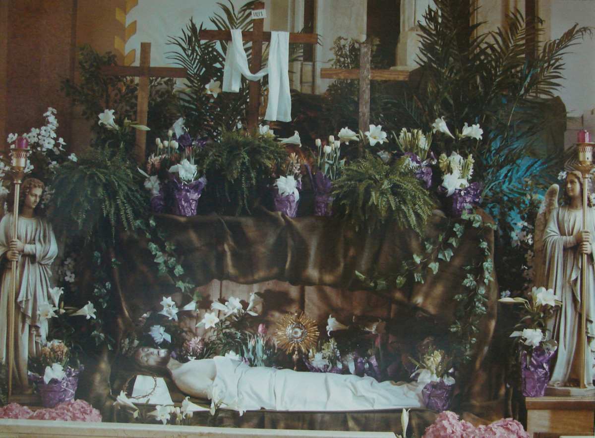 Sepulcher Display: St John Kanty Parish, Buffalo, New York by Marion Faller 
