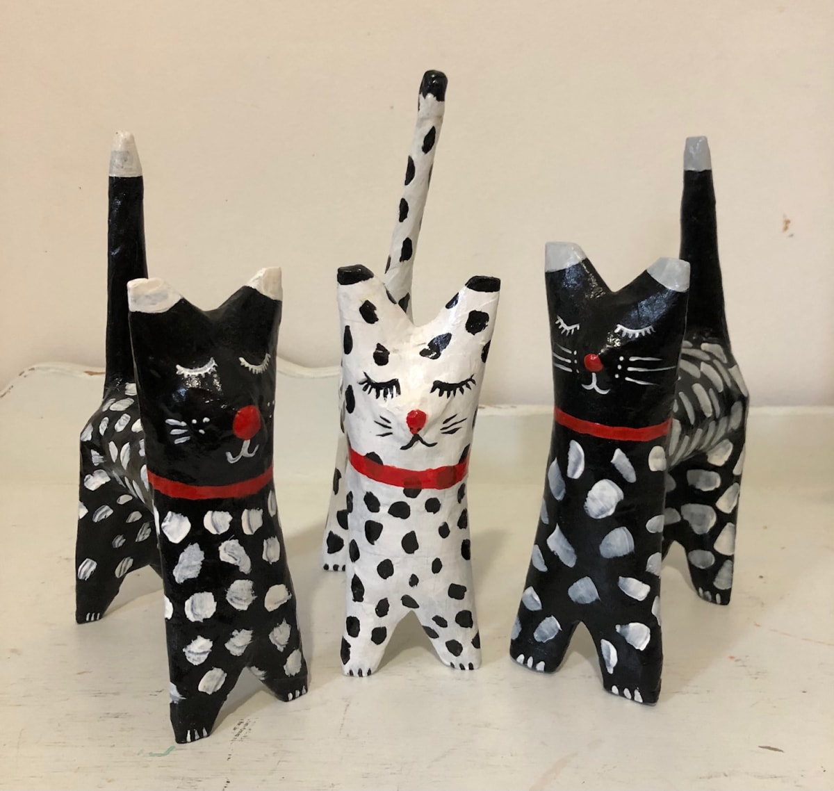 Alley Cats, Image 1.