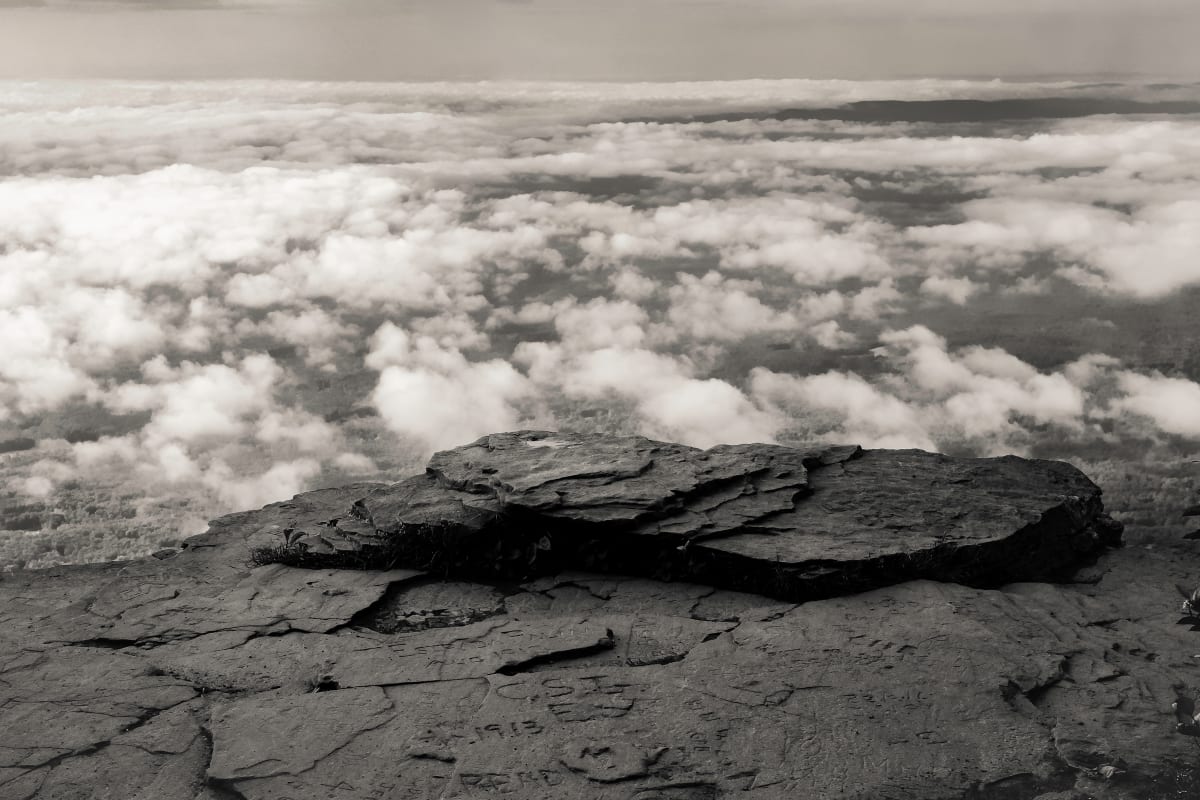 Overlook ledge 