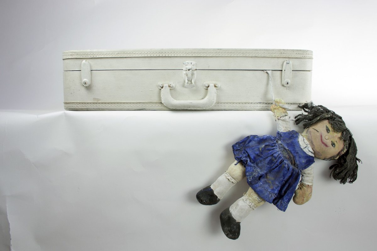 SE LES PERDIO EL SERAFIN, Suitcase by Beatriz Mejia-Krumbein 