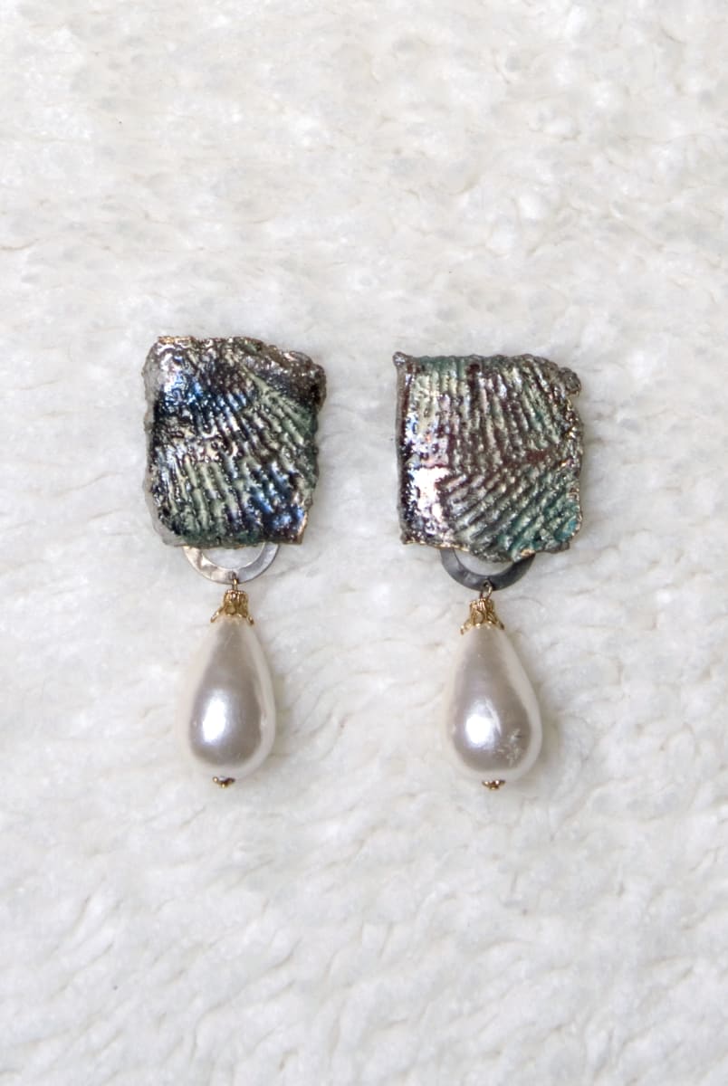 Earrings | Ceramic and Cotton Pearl 