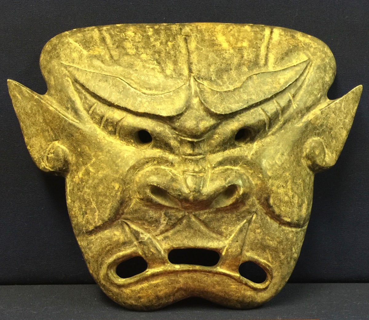 Hongshan Large Mask 1 