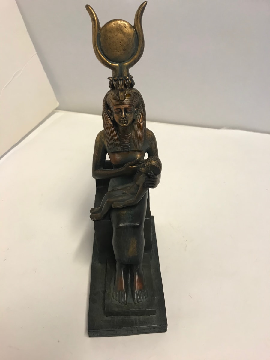 Isis Nursing Horus 