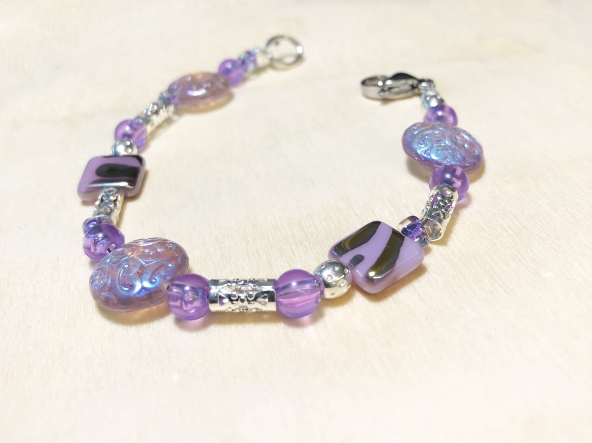 Lavender Ice - Bracelet by Madeleine Kelly 
