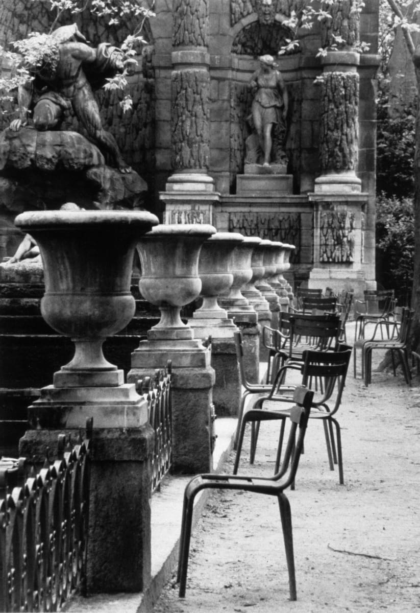 Chairs at Fontaine de Medici by Maylee Noah 