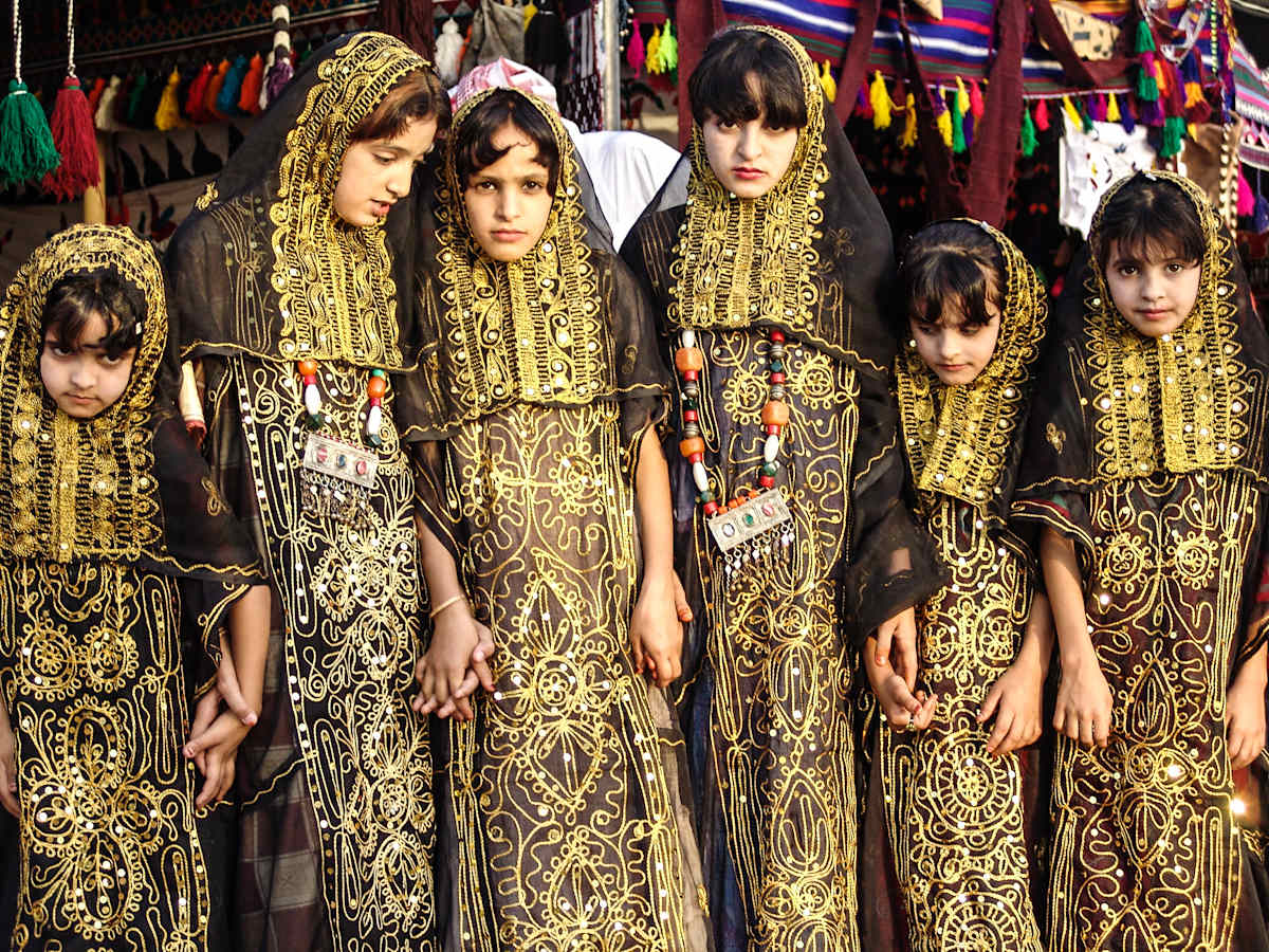 Las Niñas de Hail by Gabriel Sanchez Viveros, Image 1.