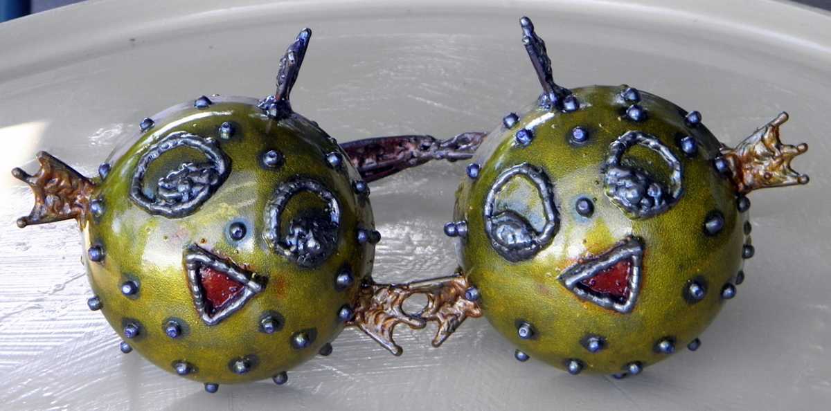 puffer pals bra [2011] by Angela Ridgway, Image 1.