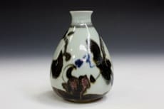 Annan-fu 安南風 Karakusa-mon 唐草文 by Kitaoji Rosanjin 北大路魯山人 (1883-1959), Image 4.