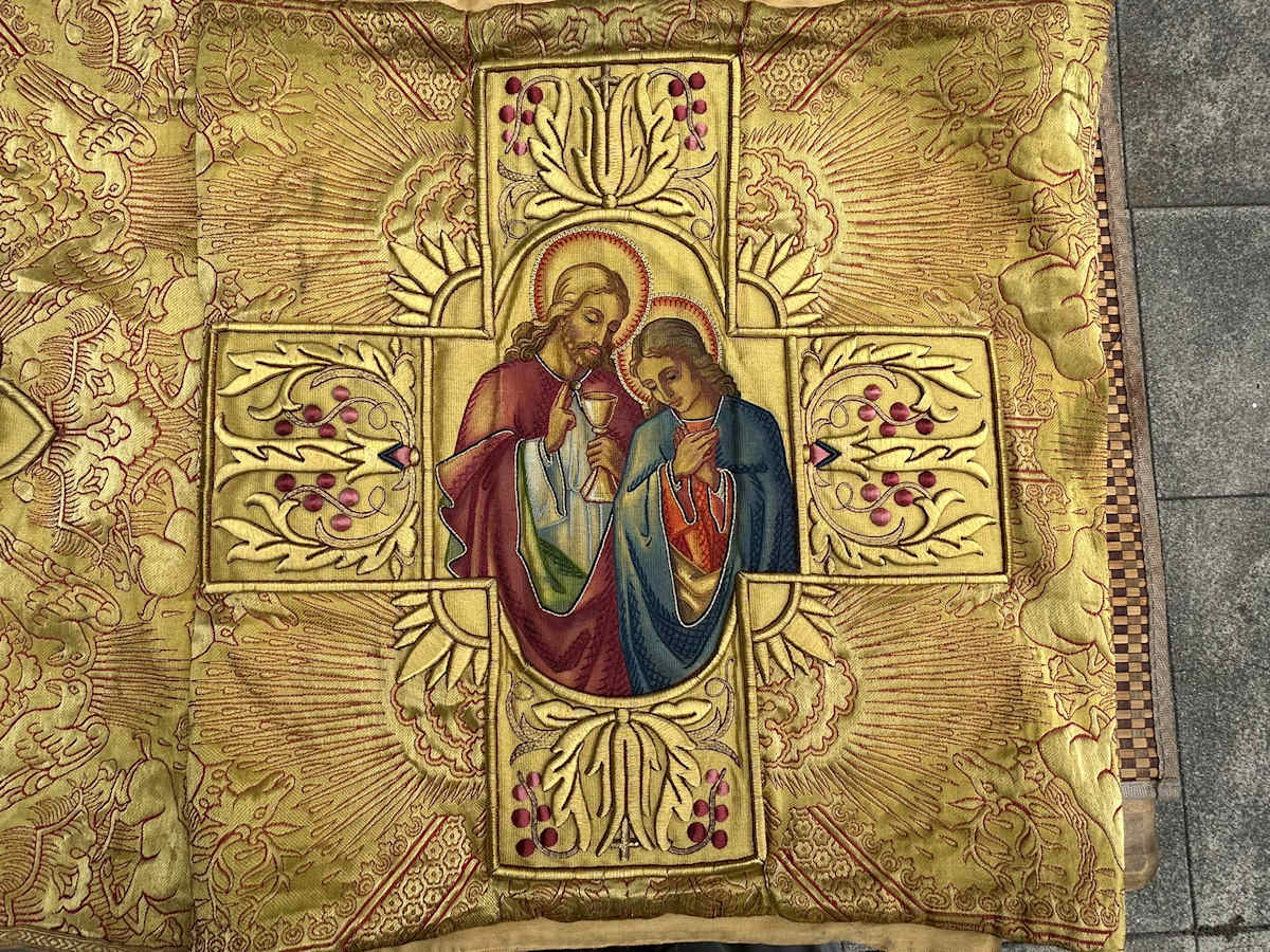 Gold Humeral Veil, Image 3.